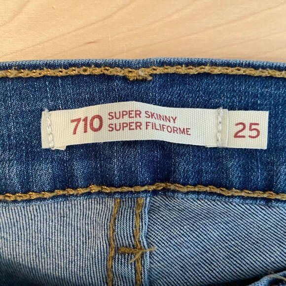Levis Womens 710 Super Skinny Jeans mid rise Size 25 Blue Denim Stretch - Picture 3 of 13